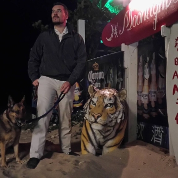 Rick Carlile at the Moonlight Bar, Kenting